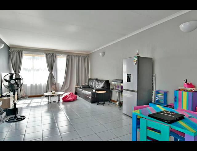 1 BEDROOM APARTMENT FOR SALE IN GLENANDA